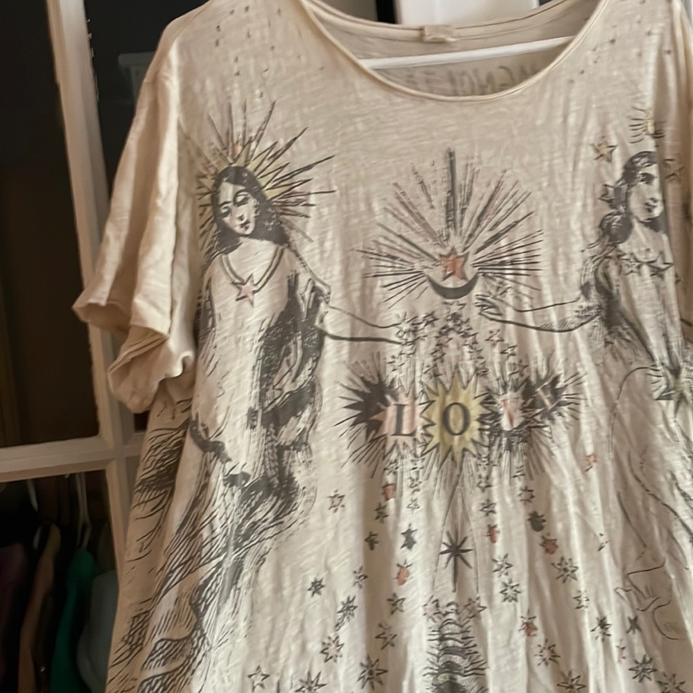 Beautiful magnolia pearl t-shirt dress! Like new